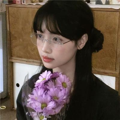 蜜桃女孩